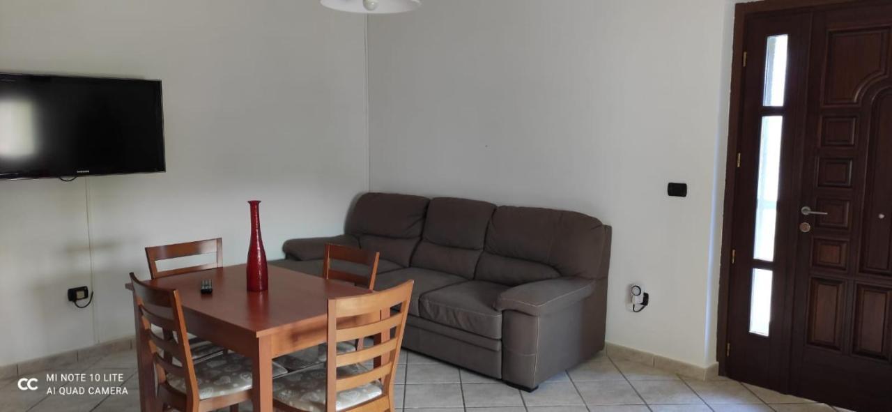 Trilocale La Corte Montaquila Kültér fotó